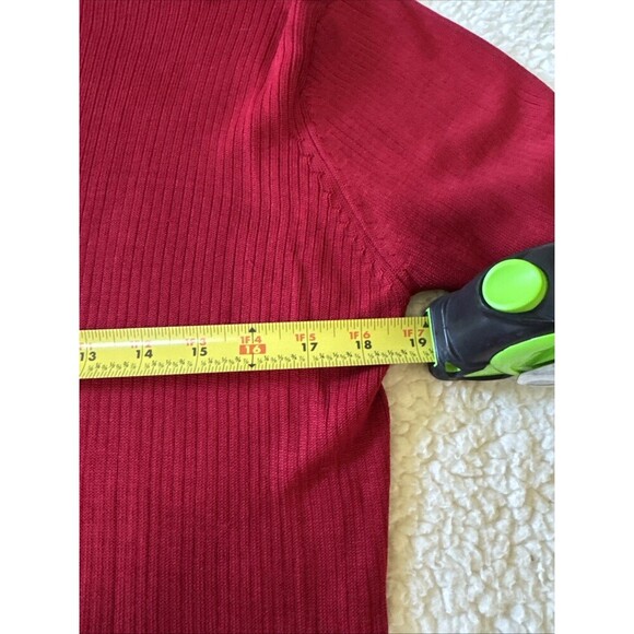 Composition New York Women’s Red Top 100% Silk Size Medium - Picture 2 of 6